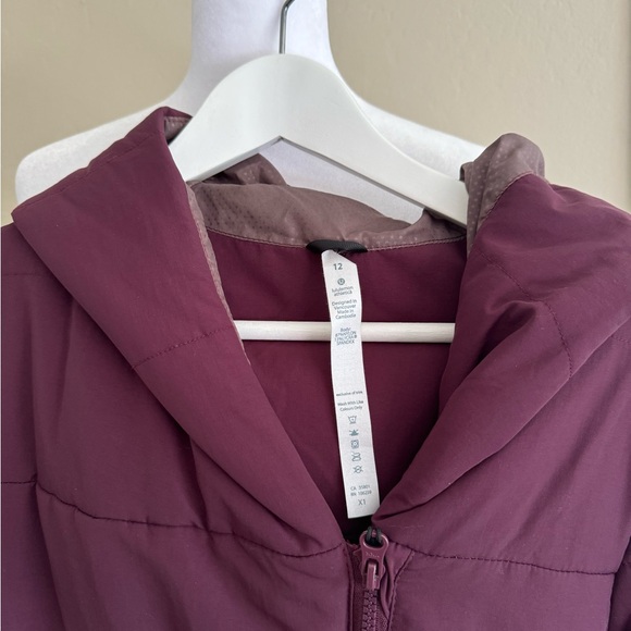 Lululemon jacket - Picture 9 of 12